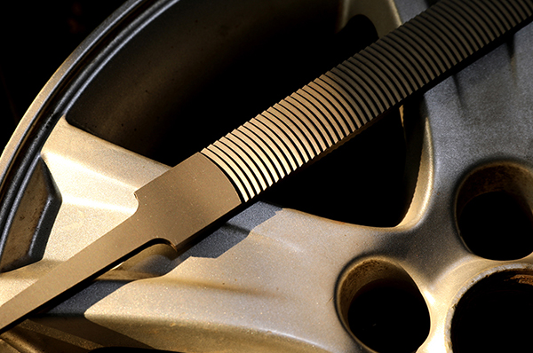 Deburring of aluminum edges